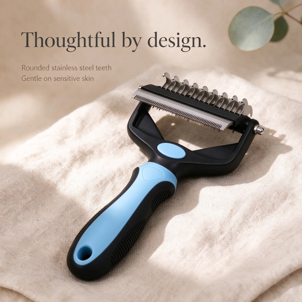 pinvella-dematting-comb-on-linen-with-eucalyptus